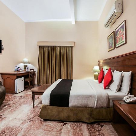 Capital O 10953 Dayal Lodge - A Boutique Hotel Agra  Kültér fotó